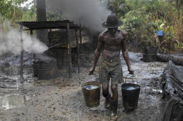 1914 Oil Thieves in Nigeria (30 photos)