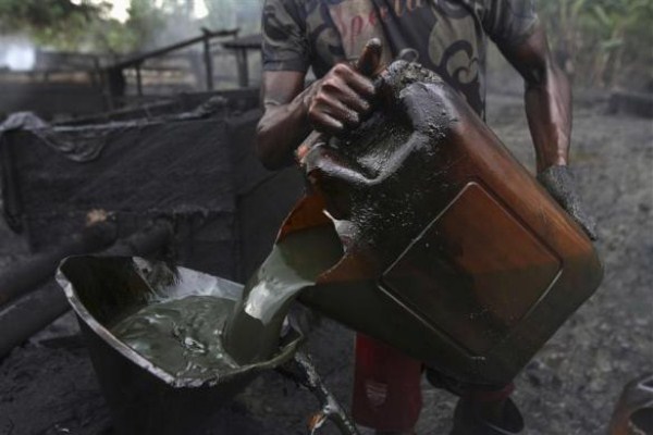 2414 Oil Thieves in Nigeria (30 photos)