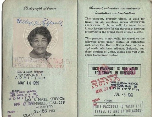 1020 Passports of Fаmоus Реоple (17 photos)