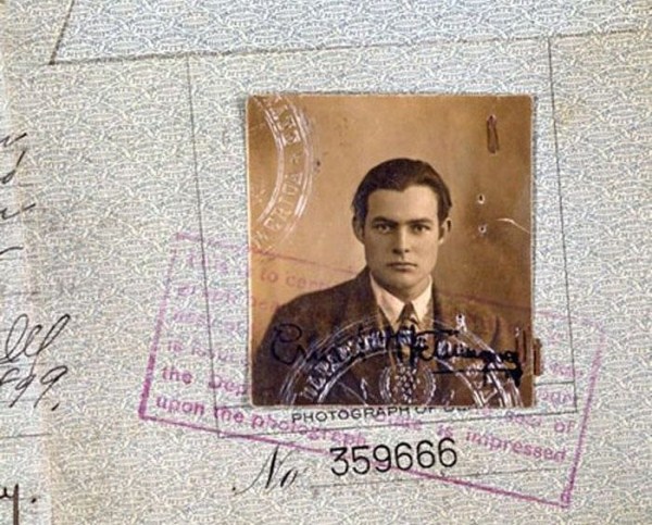 1124 Passports of Fаmоus Реоple (17 photos)