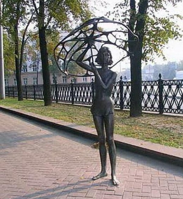 bizarre wtf statues 11 Strange Statues From Around the World (65 photos)
