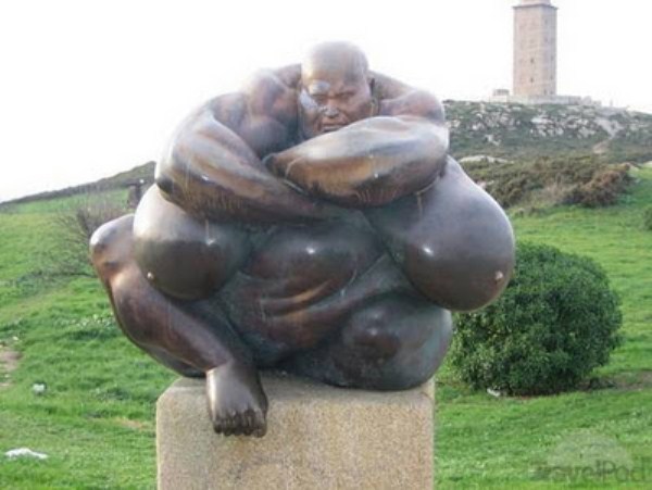 bizarre wtf statues 27 Strange Statues From Around the World (65 photos)