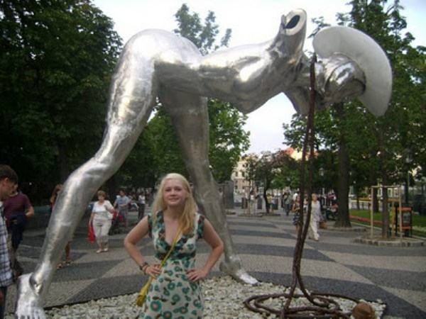 bizarre wtf statues 28 Strange Statues From Around the World (65 photos)
