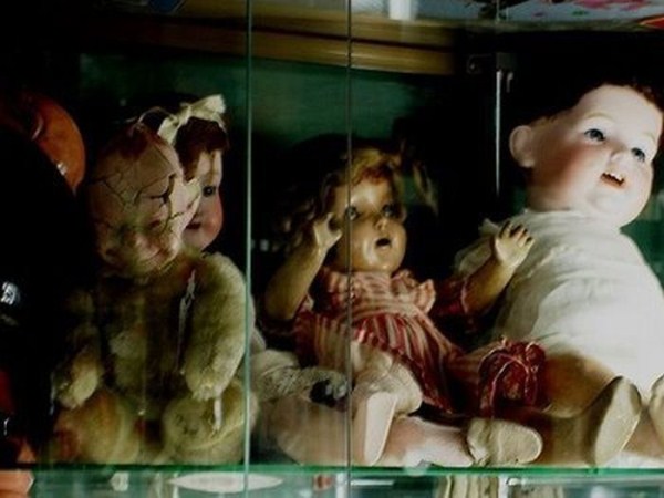 creepy dolls 14 These Dolls Came Straight From Hell (41 photos)