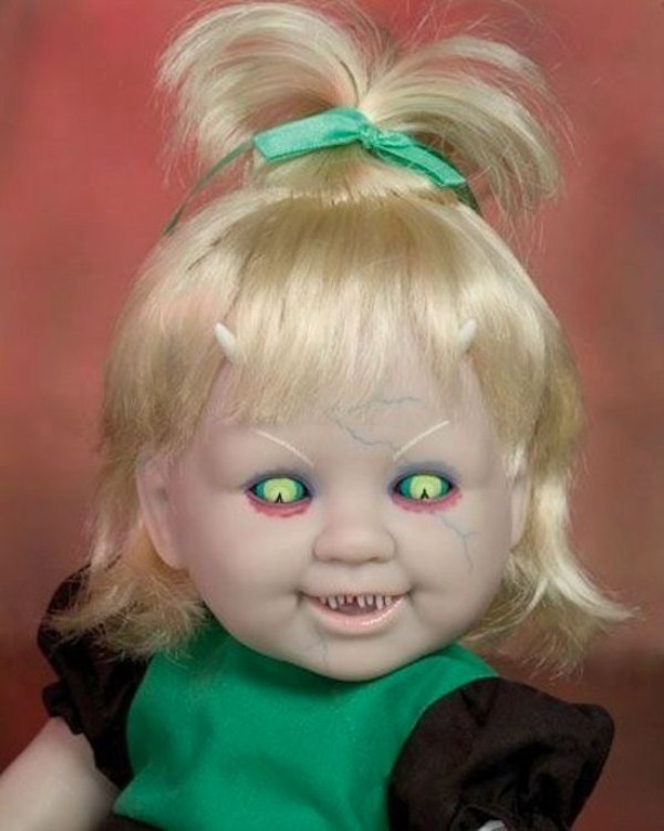 creepy dolls 17 These Dolls Came Straight From Hell (41 photos)