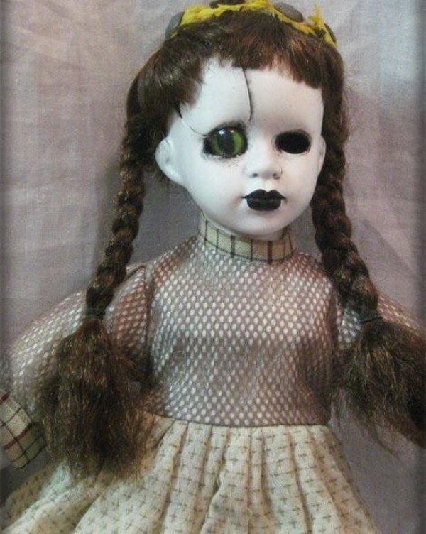 creepy dolls 26 These Dolls Came Straight From Hell (41 photos)