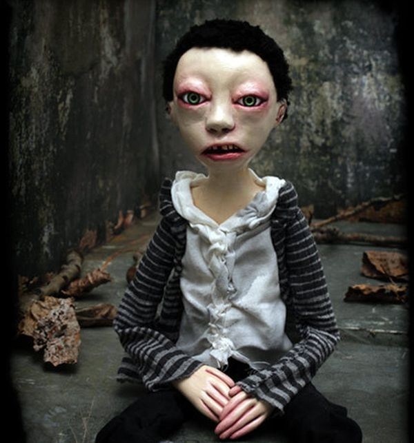 creepy dolls 28 These Dolls Came Straight From Hell (41 photos)