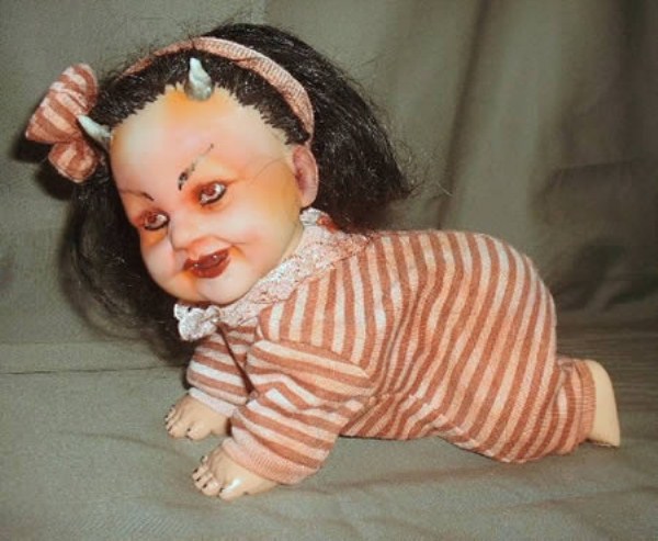 creepy dolls 37 These Dolls Came Straight From Hell (41 photos)
