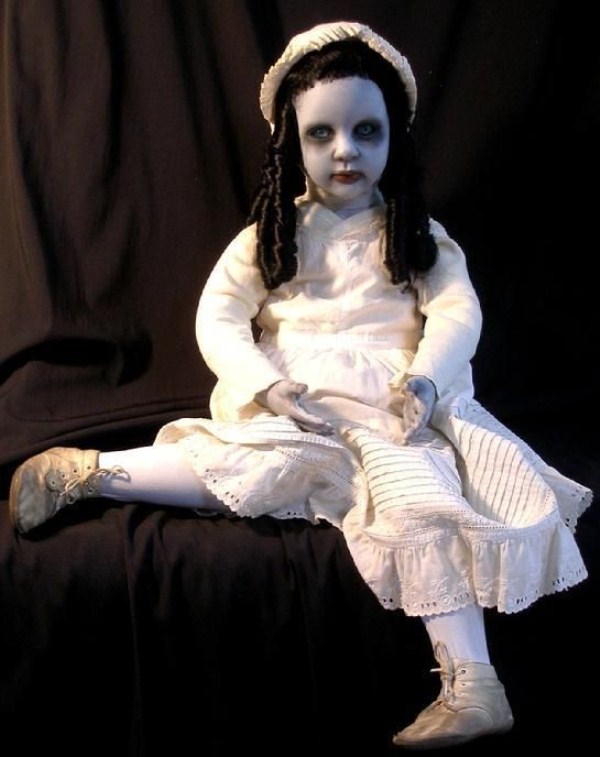 creepy dolls 4 These Dolls Came Straight From Hell (41 photos)