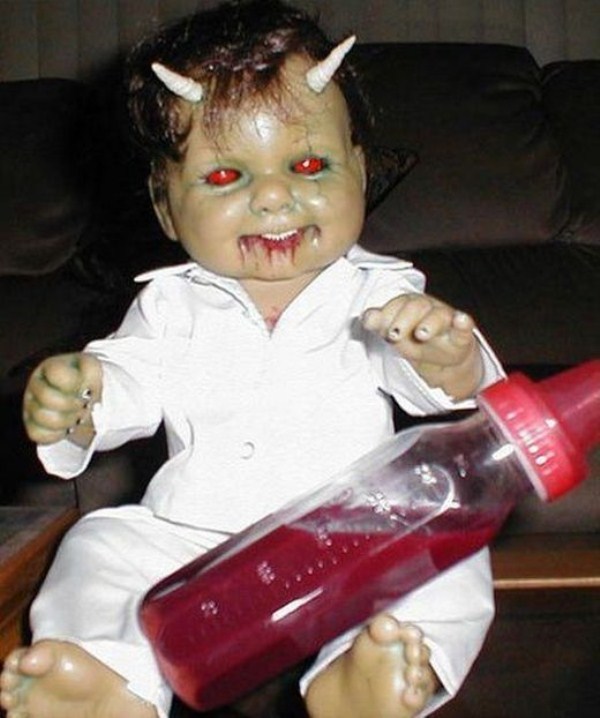creepy dolls 7 These Dolls Came Straight From Hell (41 photos)