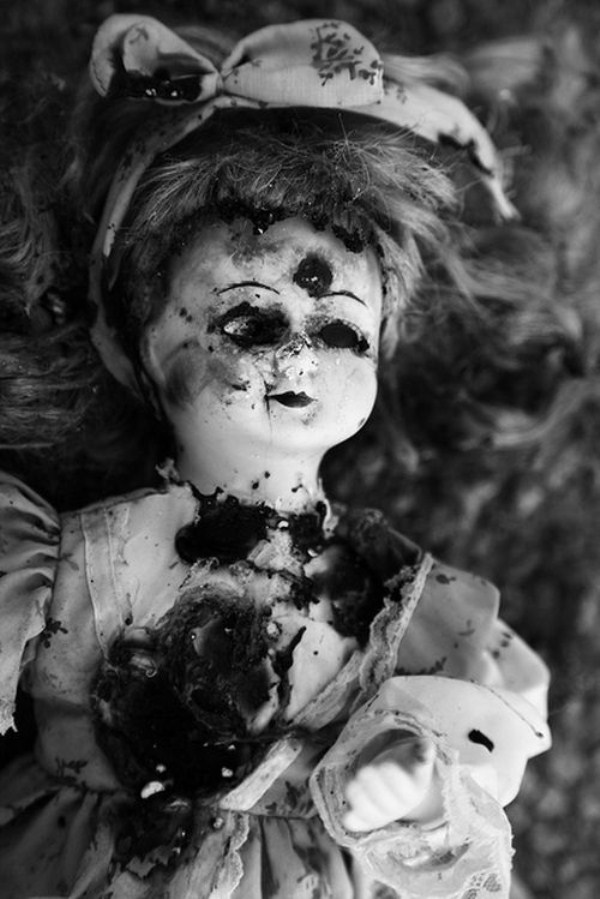 creepy dolls 9 These Dolls Came Straight From Hell (41 photos)