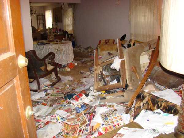 casa em bagunça total 2 A Guy Herda sua falecida Tios House (66 fotos)