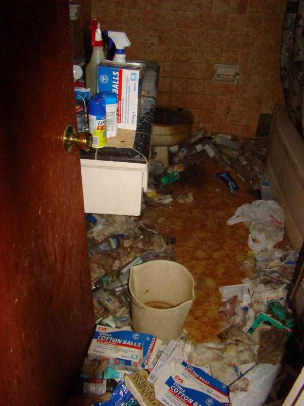 casa em bagunça total 35 A Guy Herda sua falecida Tios House (66 fotos)
