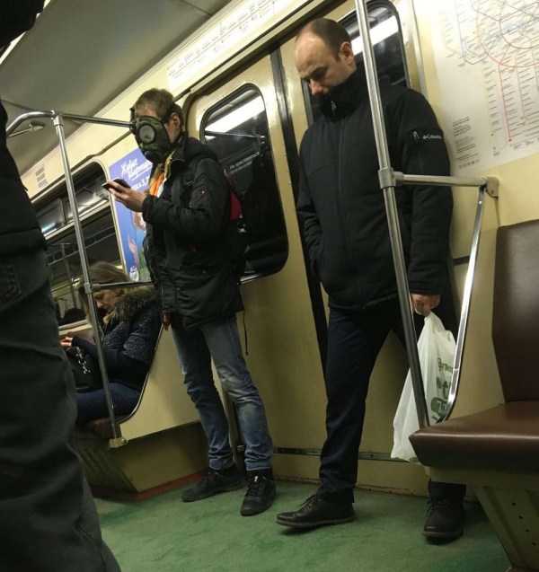 Скрытая камера в метро фото
