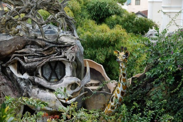 Crazy House In Vietnam (28 photos)