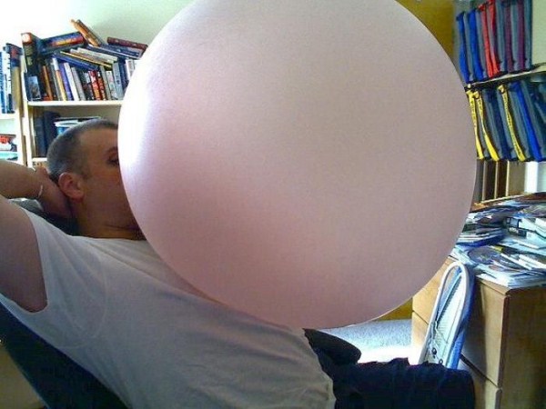 Giant Bubblegum (5 photos)