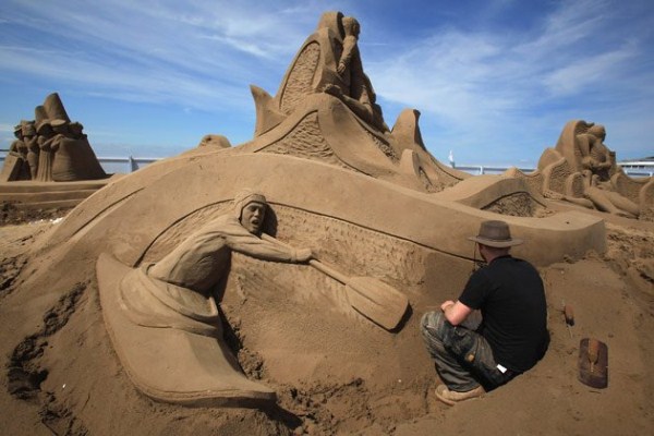Sand Sculpture Festival (23 photos)