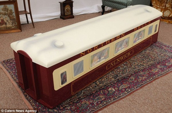 Crazy Coffins (11 photos)