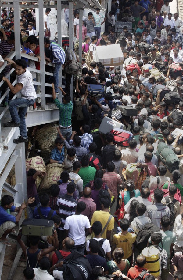 Overcrowded Trains in India (25 photos)