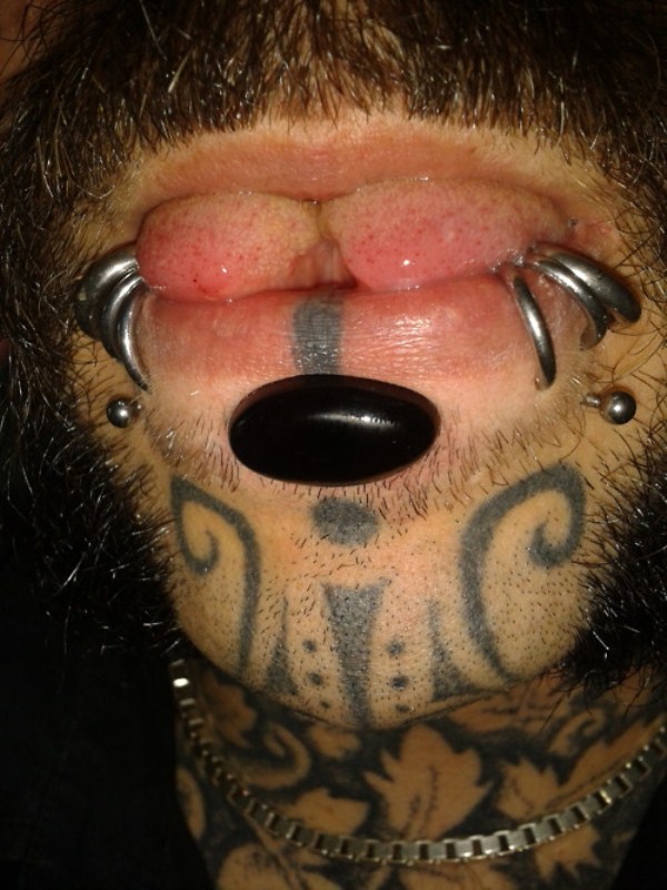 Tongue Splitting (38 photos)