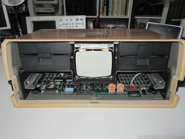 The First Laptop Computer (11 photos)