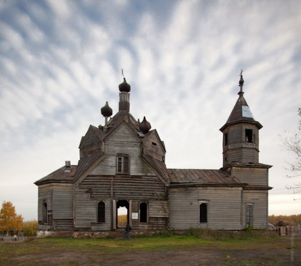 Abandoned Wooden Churches in Russia (28 photos)