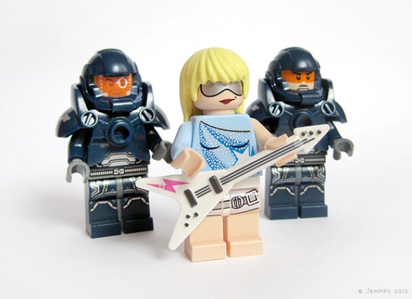 Lady Gaga Made Of Lego (12 photos)