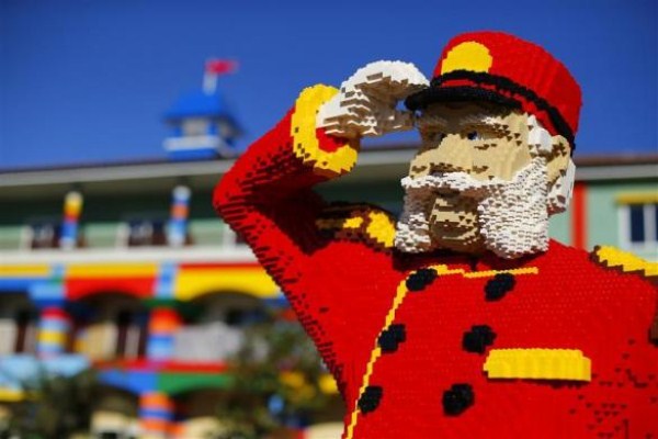 Lego Hotel (15 photos)