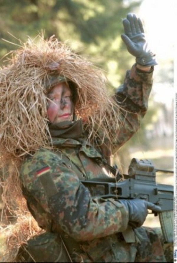 Women in the Military (50 photos)