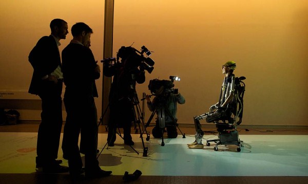 Worlds First Bionic Man (15 photos)