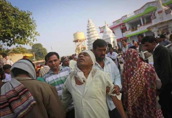 Exorcism in India (24 photos)