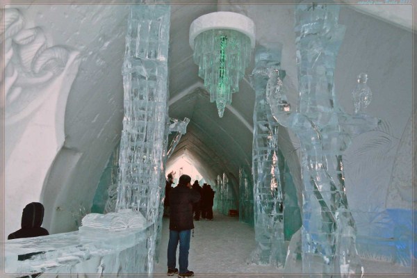 Ice Hotel in Canada (24 photos)