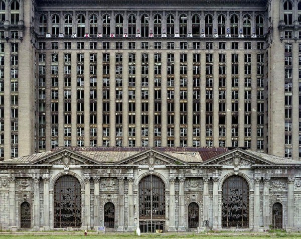 The Ruins of Detroit (32 photos)