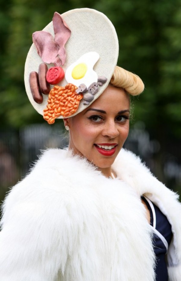 Extremly Stupid Hats (38 photos)