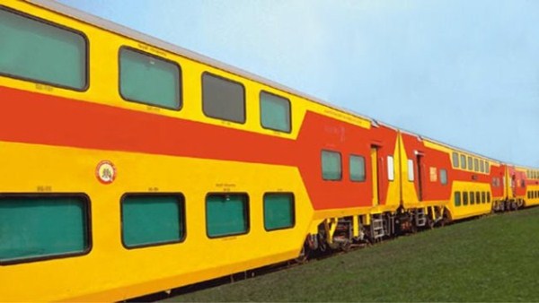 The Superfast Double decker Train (13 photos)