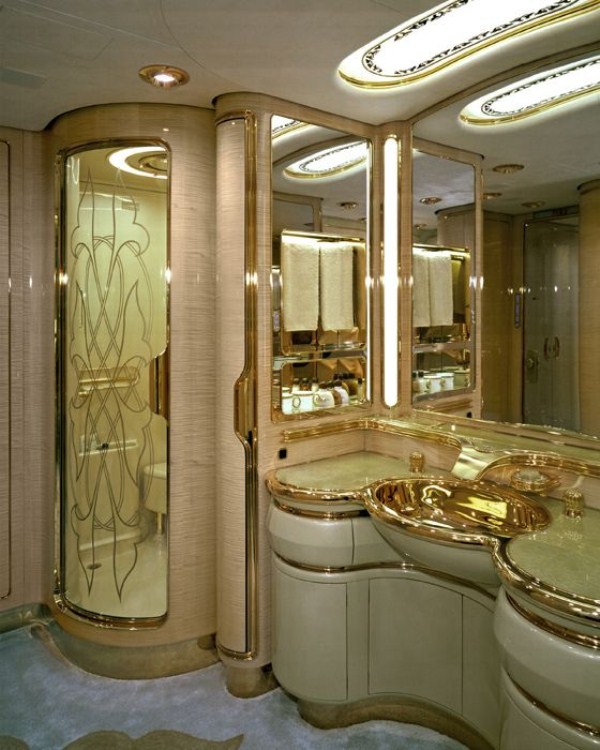 Inside the Most Expensive Private Jets (14 photos)