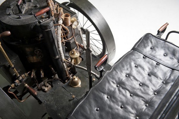 The World’s Oldest Running Car (12 photos)