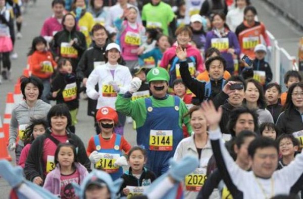 Weird People of the Tokyo Marathon (39 photos)