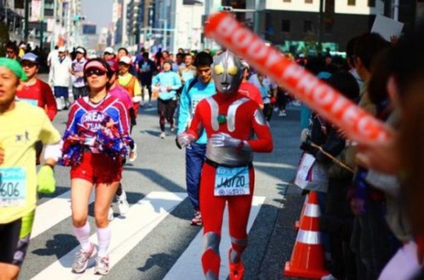 Weird People of the Tokyo Marathon (39 photos)