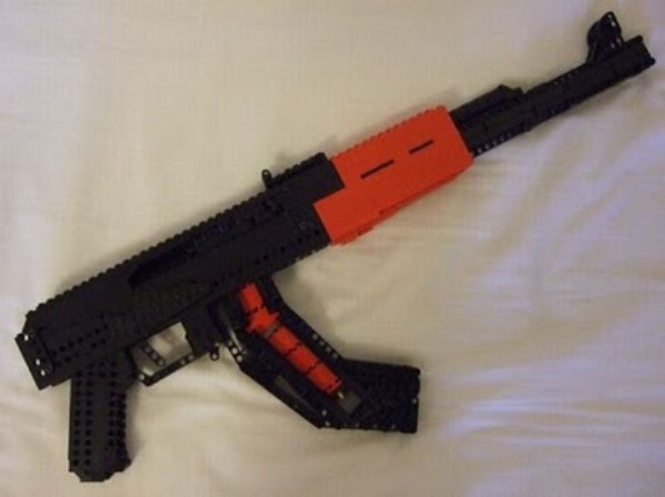Guns Made With Legos (26 photos)