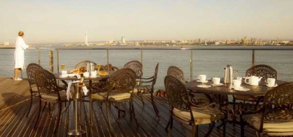Spitbank Fort Hotel (18 photos)