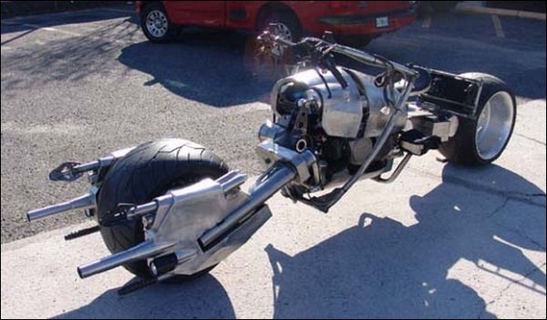 Batmans Motorcycle (13 photos)