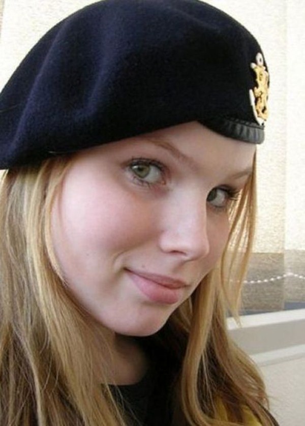 which country has the most beautiful female army soldiers 13 1