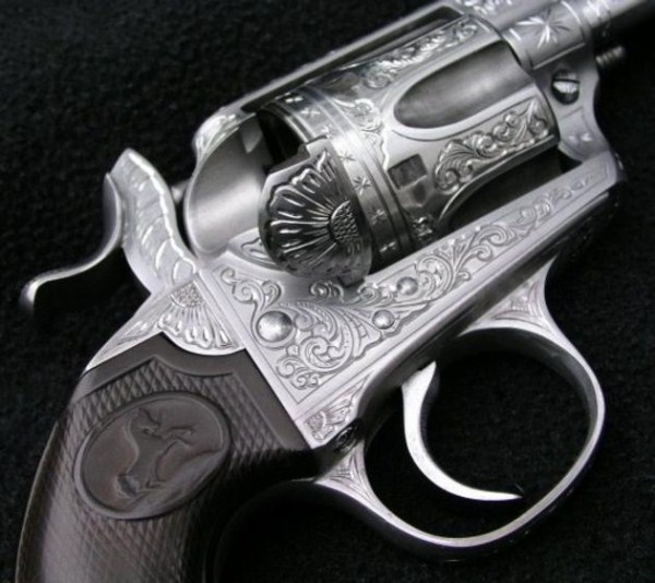 Beautifully Engraved Weapons (35 photos)