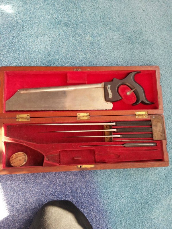 Vintage Surgical Kit (9 photos)