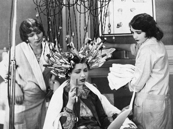 Beauty Treatments a Century Ago (11 photos)