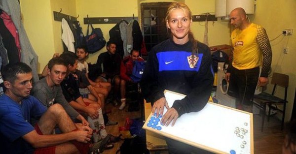 The Hottest Coach Ever (26 photos)