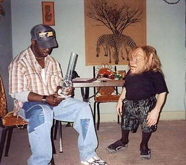 36 Photos That Have a Lot of Explaining To Do (36 photos)