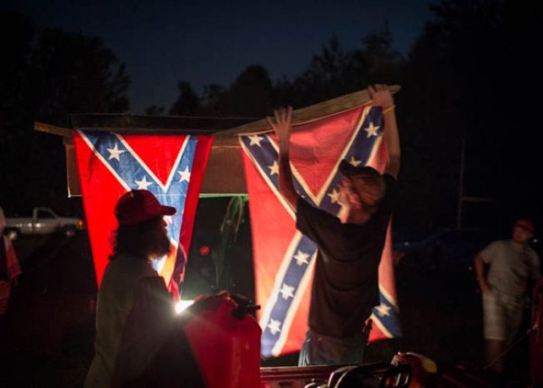 A Day in the Life of the Ku Klux Klan (44 photos)