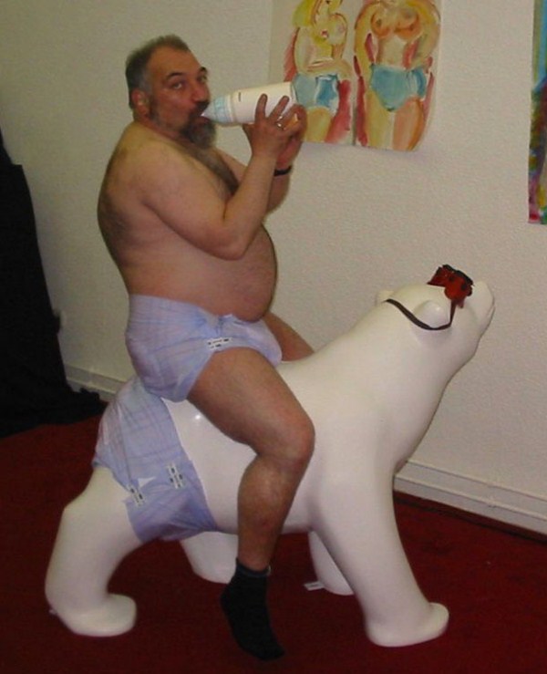 36 Photos That Have a Lot of Explaining To Do (36 photos)